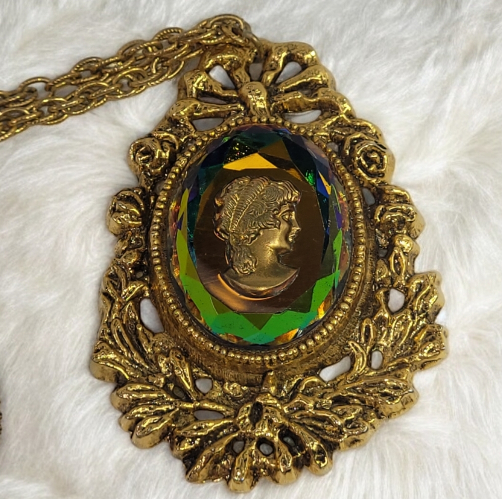 Rare! Vtg Signed WMCA Intaglio Rainbow Crystal Cameo & Necklace Gold Plated